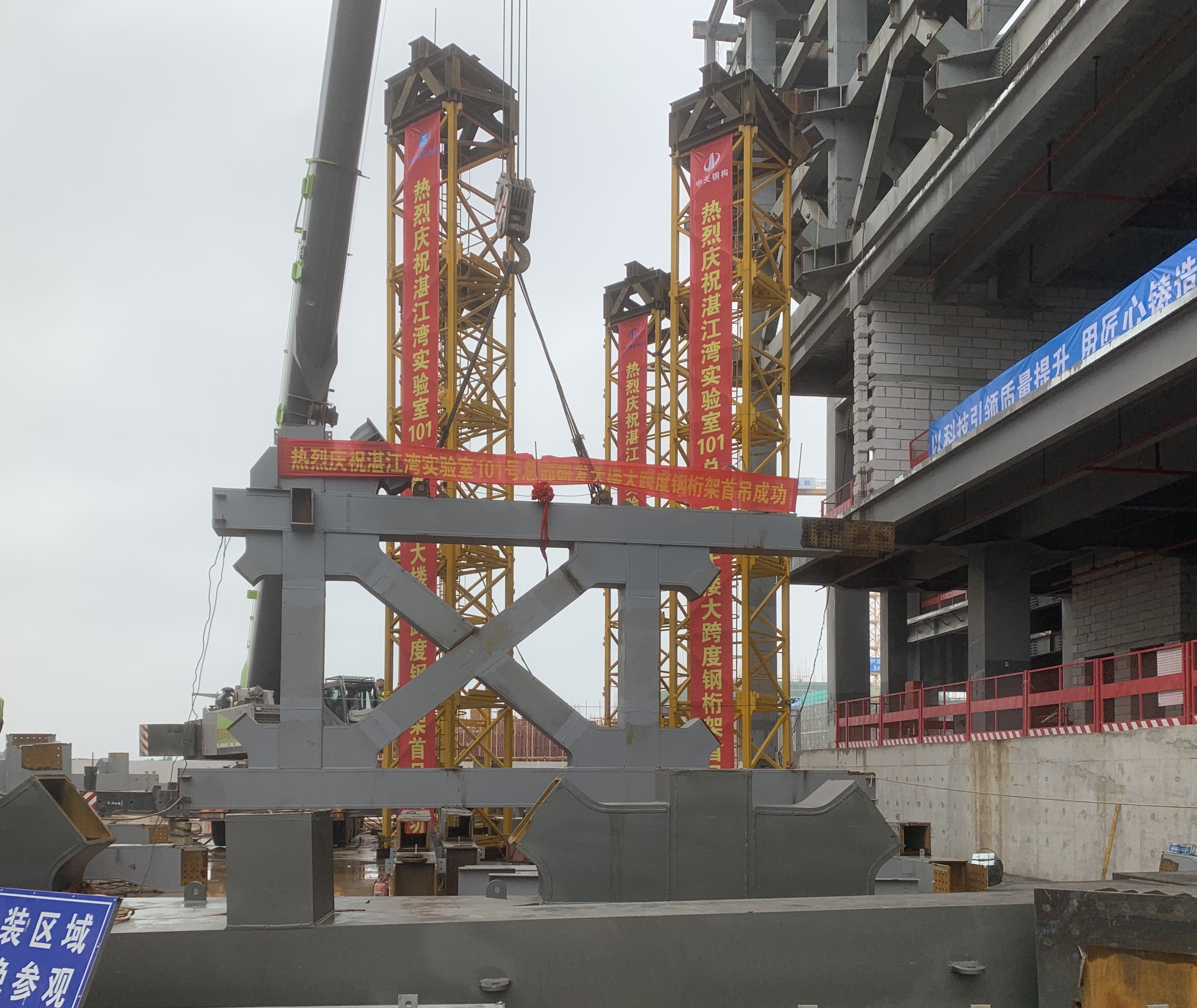 首吊现场.jpg 首吊现场.jpg